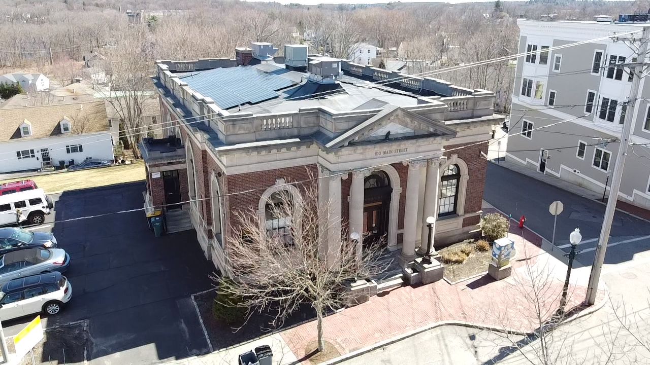 Amesbury Building : 100 Main St, Amesbury, MA 01913